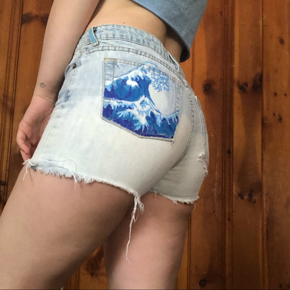 🌊handpainted denim shorts 🐳